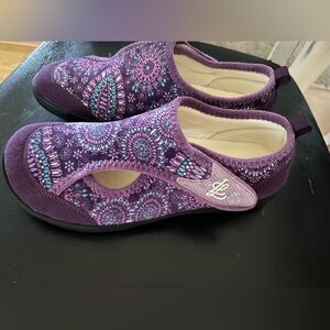 LeIsfIt Womens size 10/11 slippers Diabetic Shoes Adjustable Arthritis/Edema NEW